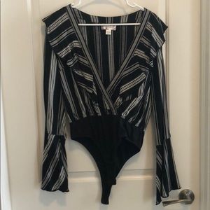 Cute striped log sleeve body suit